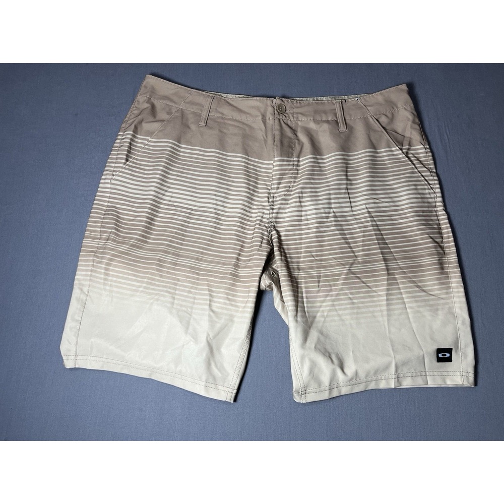Oakley Men's Hybrid Walk Shorts Boardies Golf Size 40 Slim Fit Swim Wear Stretch